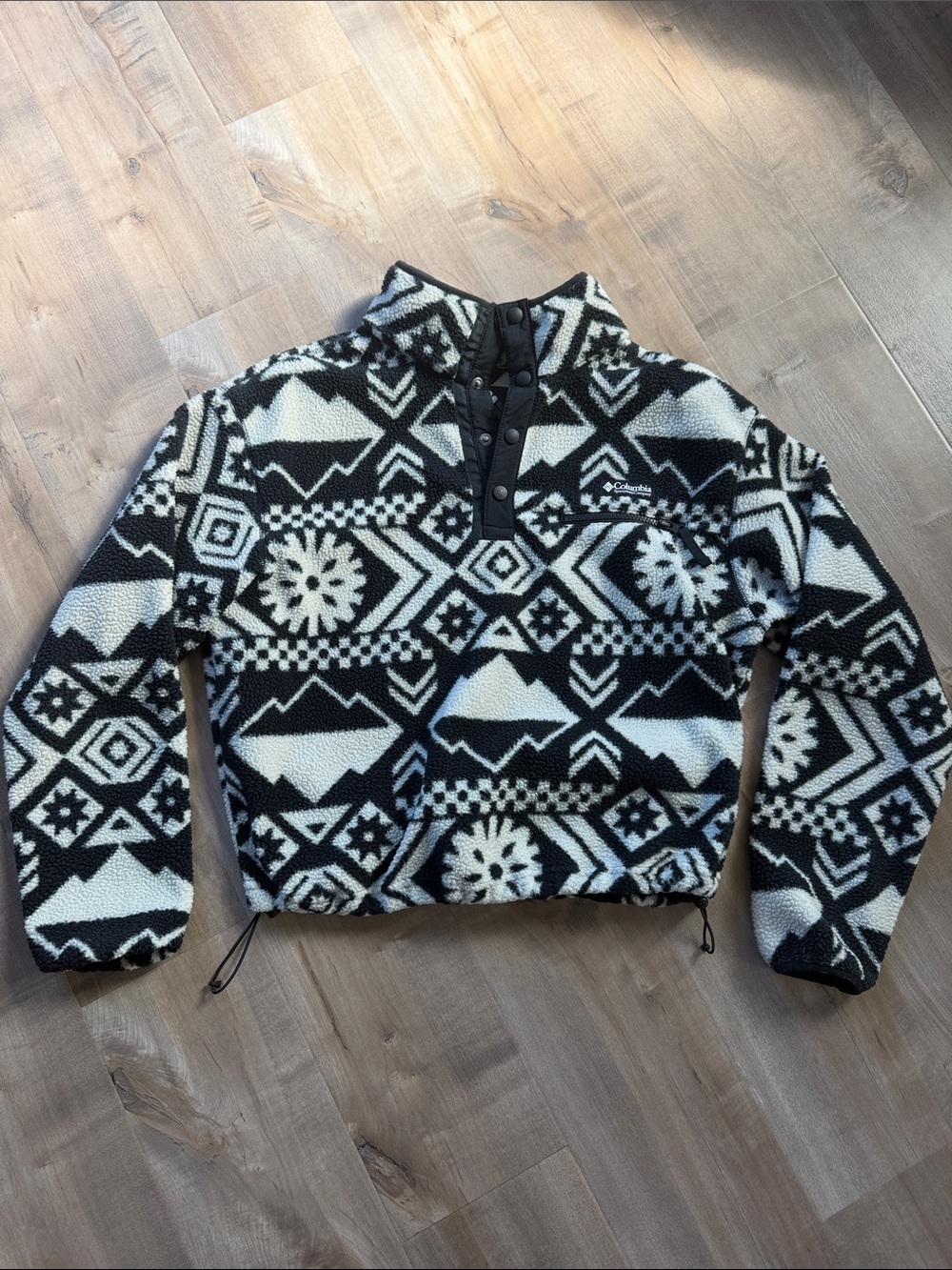 Columbia Black and White Geometric Sherpa Snap Pullover - Size M